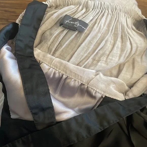 Fantastic embroidered like linen dress with satin details maxi dress - Picture 8 of 10